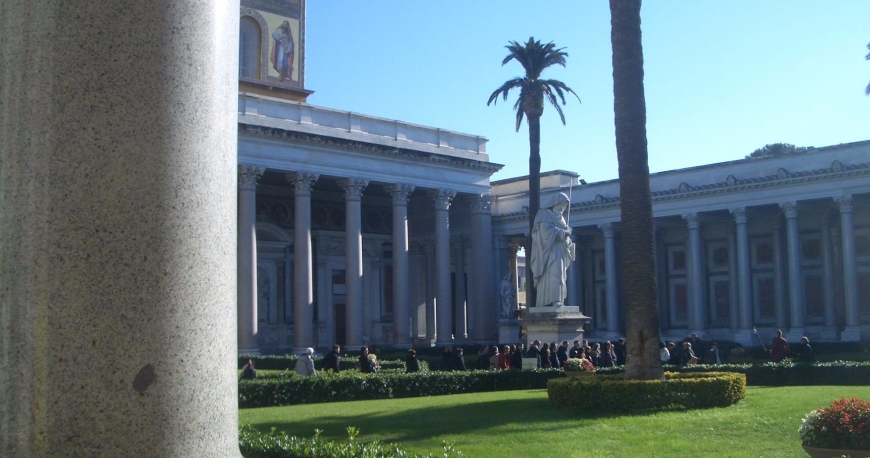 کلیسای باسیلیا دی سان پائولو فوری لمورا رم