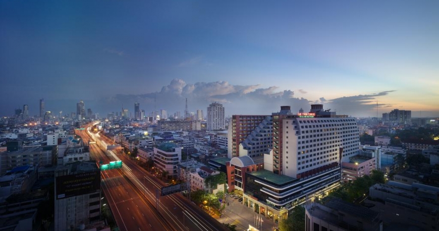 هتل تویین تاورز بانکوک