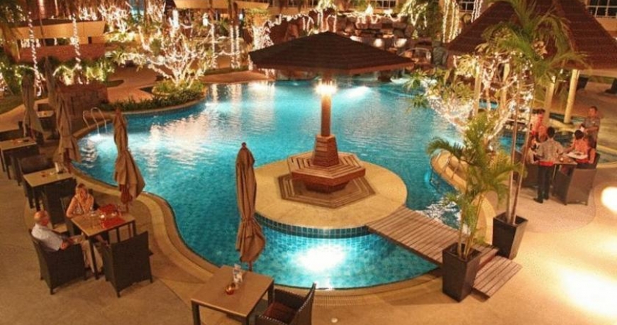 استخر هتل نوا پلاتینوم پاتایا تایلند