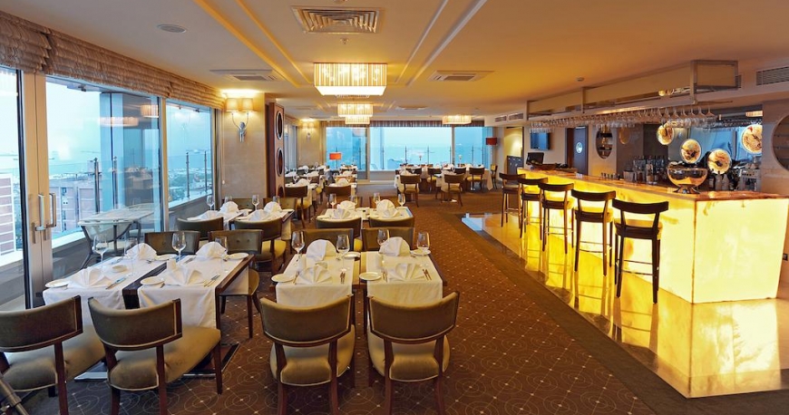 رستوران هتل تایتانیک پورت باقرکوی استانبول