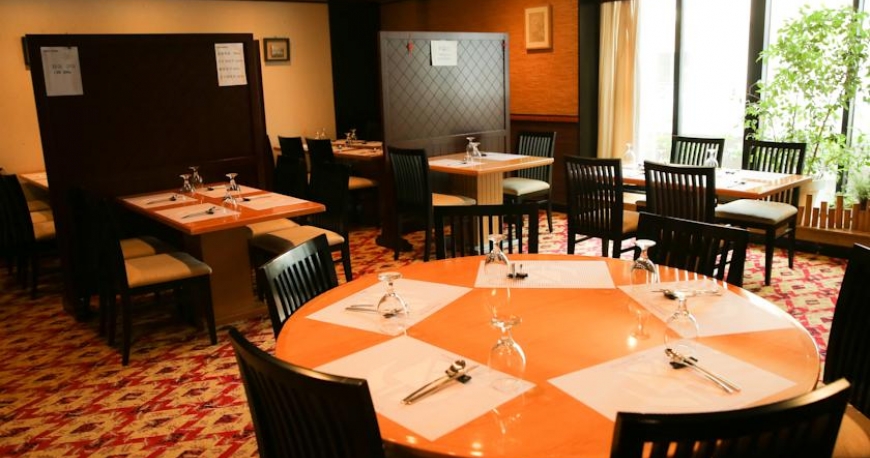 رستوران هتل گلدن تولیپ دبی