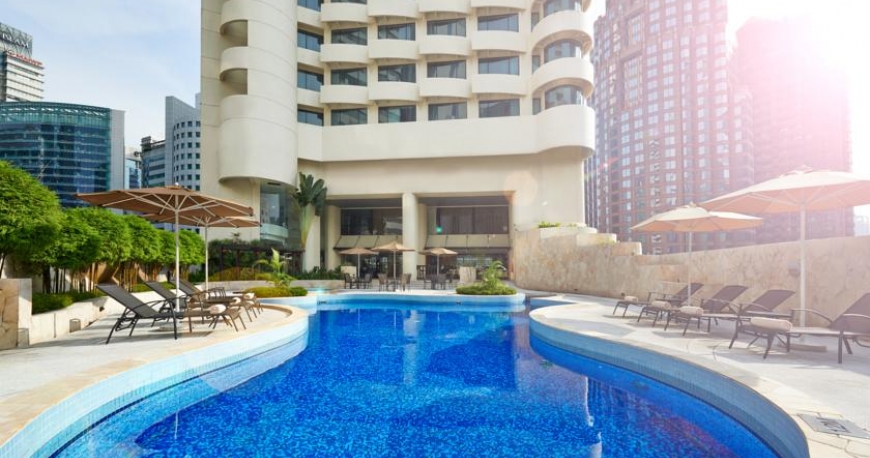 استخر هتل نووتل کوالالامپور