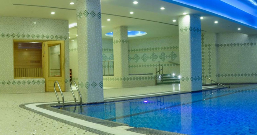 استخر هتل زندیه شیراز