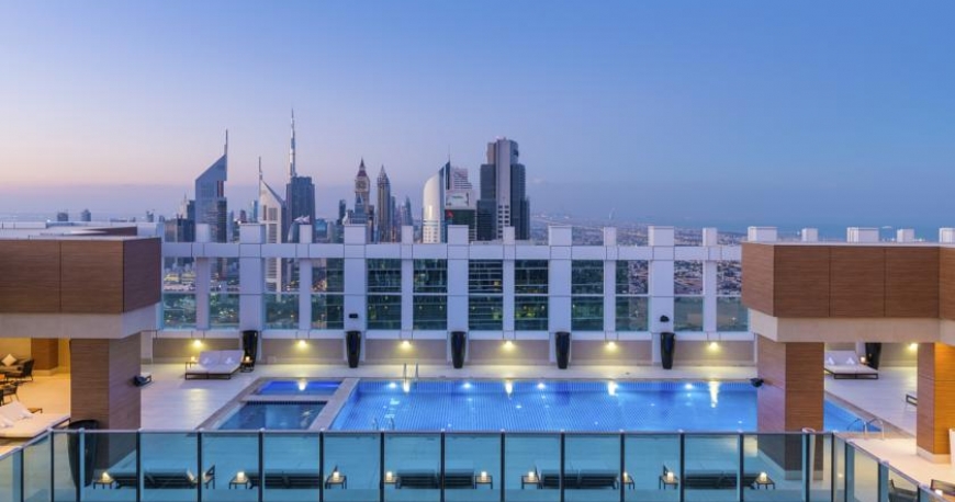استخر هتل شرایتون گرند دبی