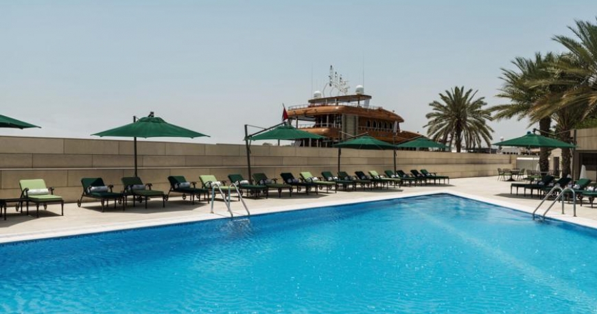 استخر هتل شرایتون دبی کریک دبی امارات متحده ی عربی