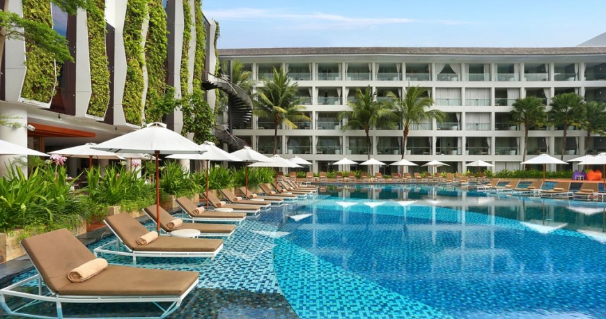 استخر هتل استونز لجیان بالی