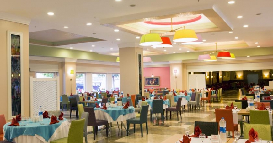 رستوران هتل ارنج کانتی کمر آنتالیا ترکیه