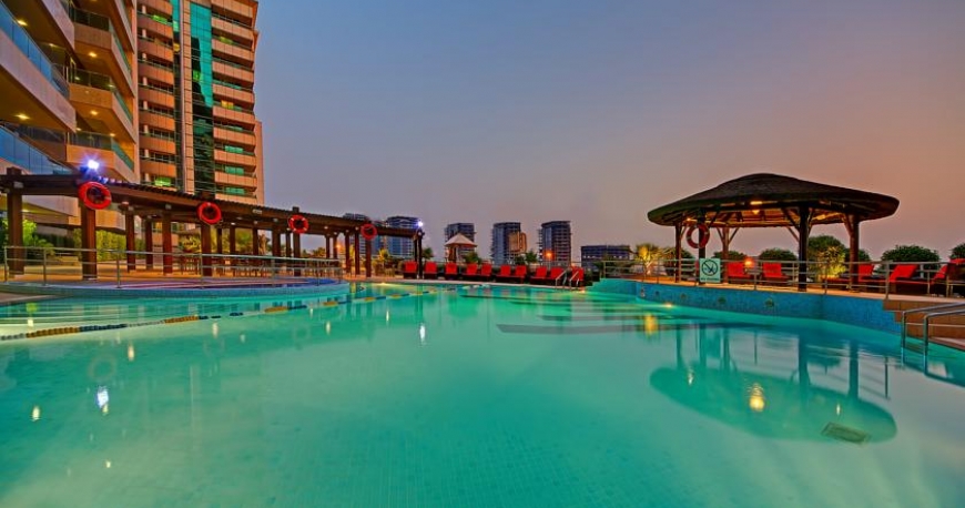 استخر هتل کاپتورن دبی امارات متحده ی عربی 